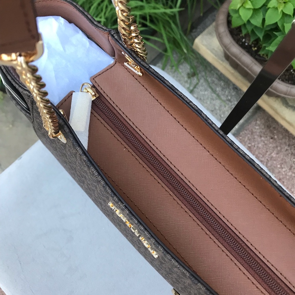 New! Michael KORS Purse - Picture 3 of 5